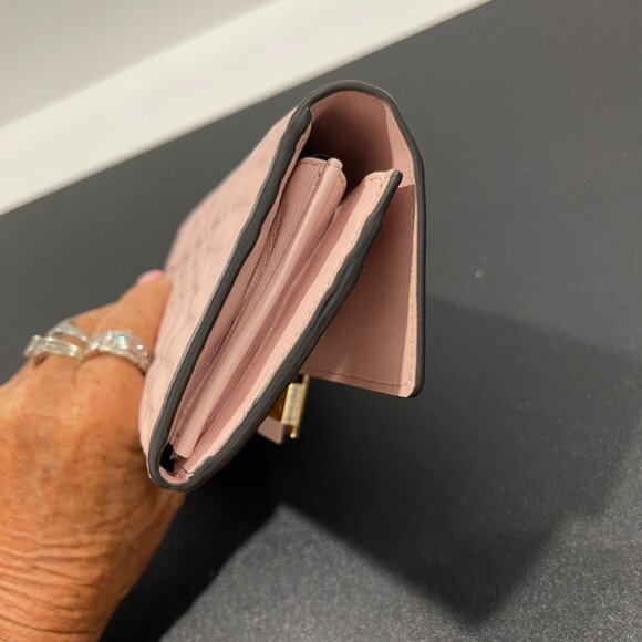 Fendi Nappa Matisse FF Embossed Continental Wallet Rose Quarzo (JB1239) - Picture 4 of 9